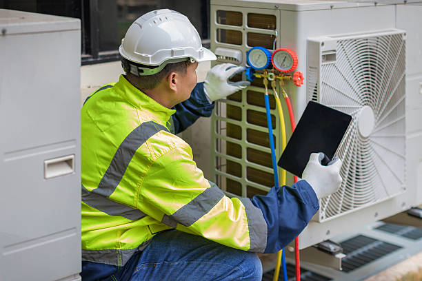 Professional Hvac technician working in Redlands, CO